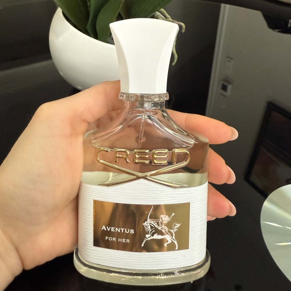 Creed Aventus For Her - Elegant White and Gold